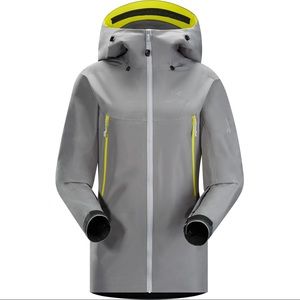 Arc’teryx Beta LT, Women’s Medium, GUC